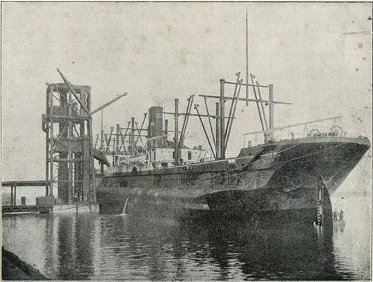 A coal hoist at the Alexandra Docks in 1914